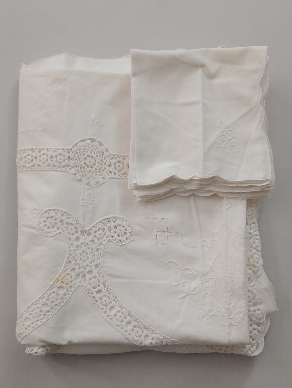 Vintage Handmade Tablecloth Set